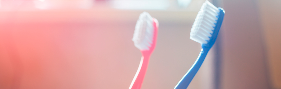 Brushing your teeth excessively: risks and consequences