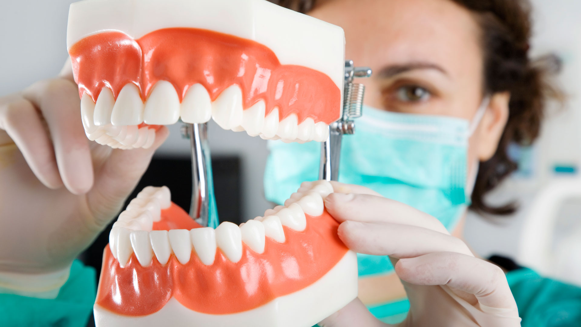 WHAT IS PERIODONTITIS AND HOW CAN IT CAUSE LOSS OF DENTAL PIECES?