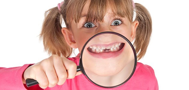 Stains on milk teeth: Which are its causes?