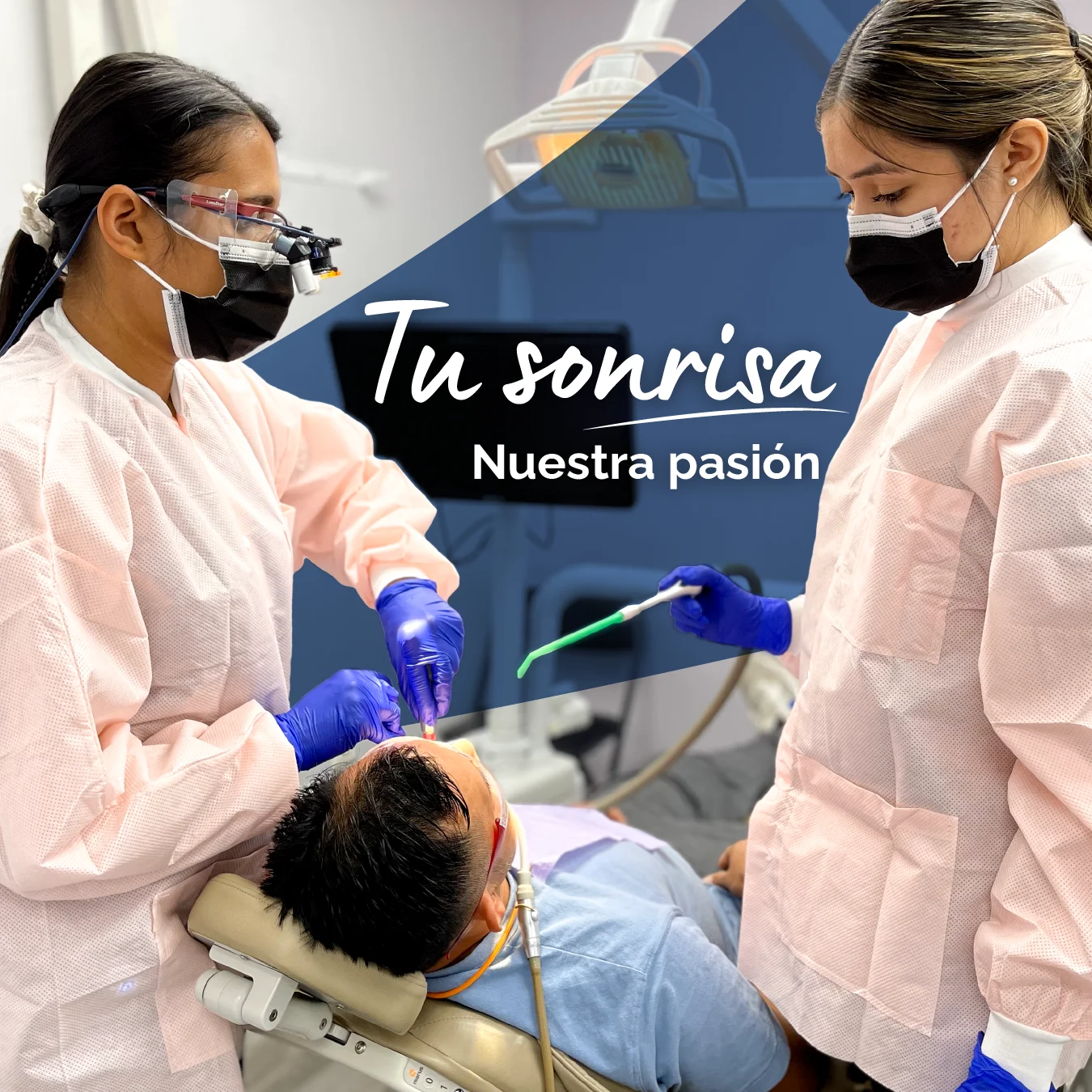 Equipo de Top Dental con pacientes